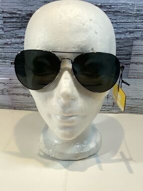 Quo Beauty Polarized Aviator Sunglasses Black Metal 100% UVA